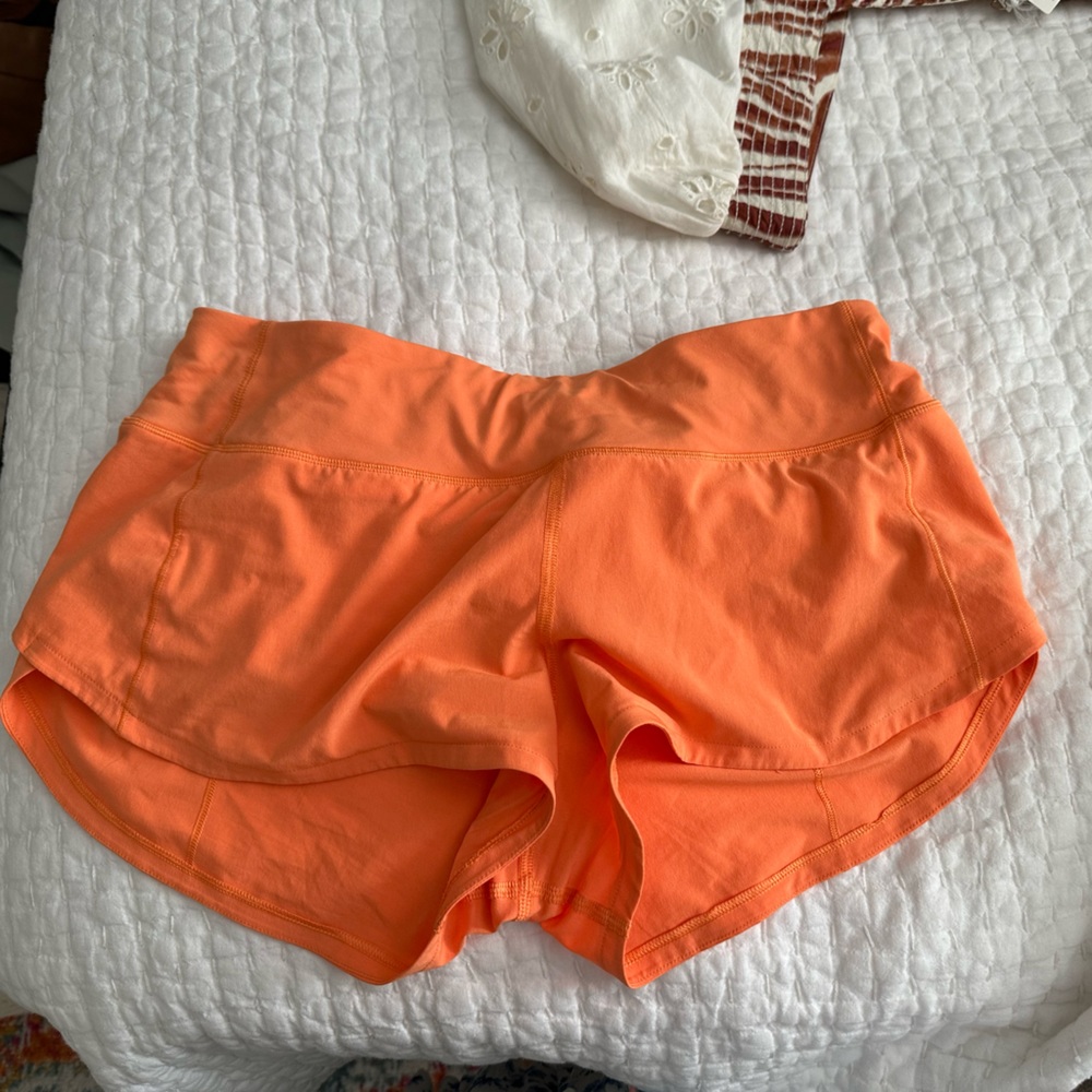 Lululemon orange speed up short size 6 and 2.5inseam